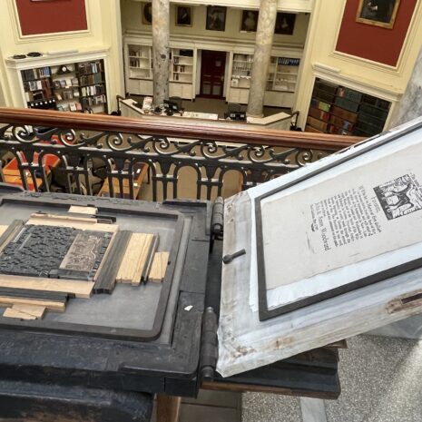 A printing press from the 1700s